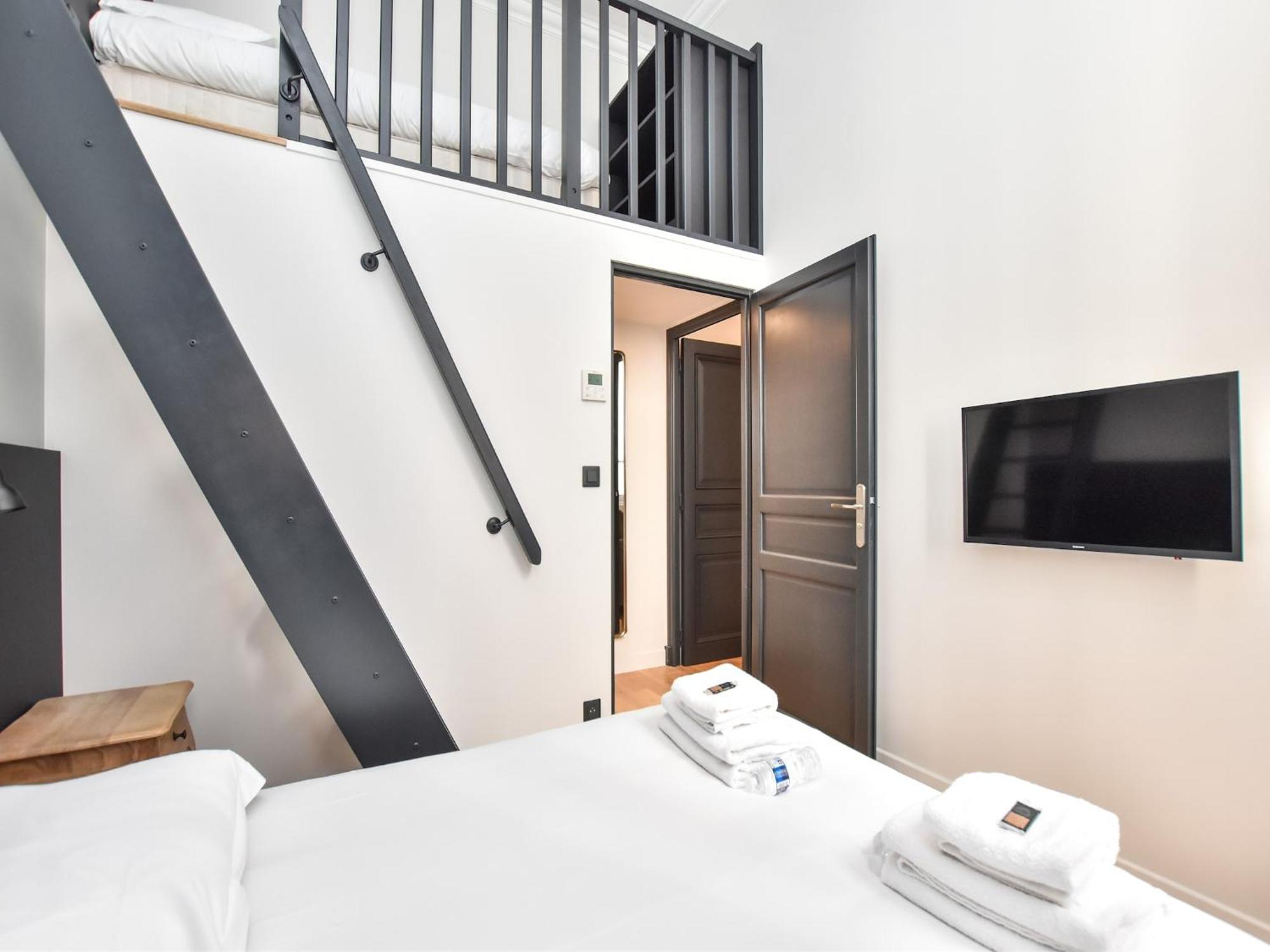 Charming - 2br 7p - Arc De Triomphe